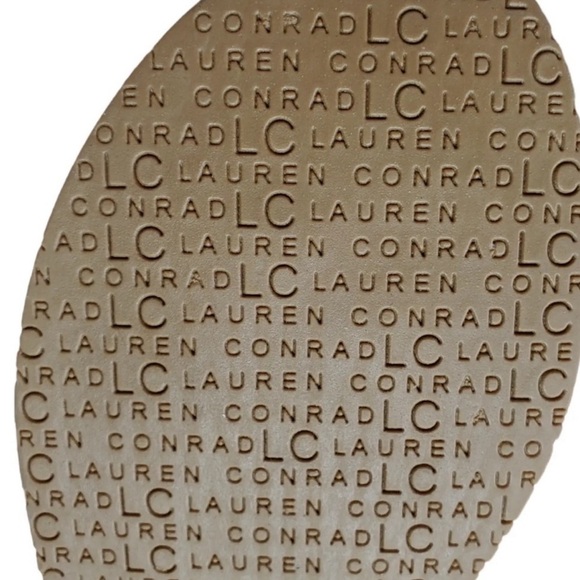 LC Conrad T-Strap Sandals - Picture 10 of 10